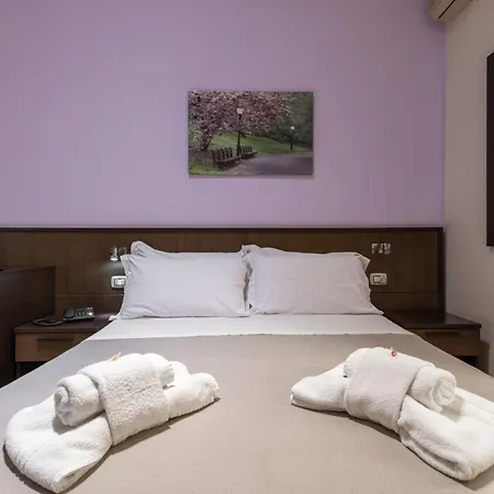 Hotiday Collection - Politeama Szálloda Palermo