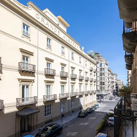 Hotiday Collection - Politeama Szálloda Palermo