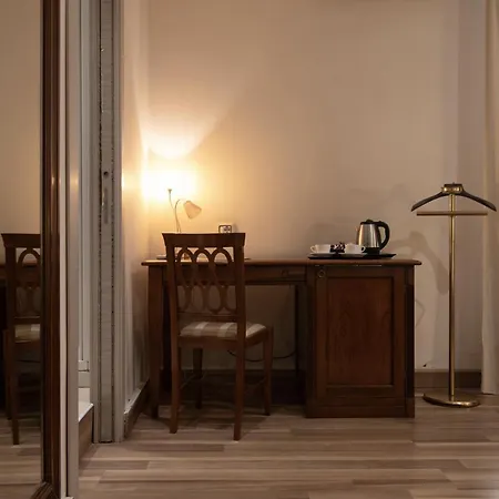 Hotiday Collection - Politeama Szálloda Palermo