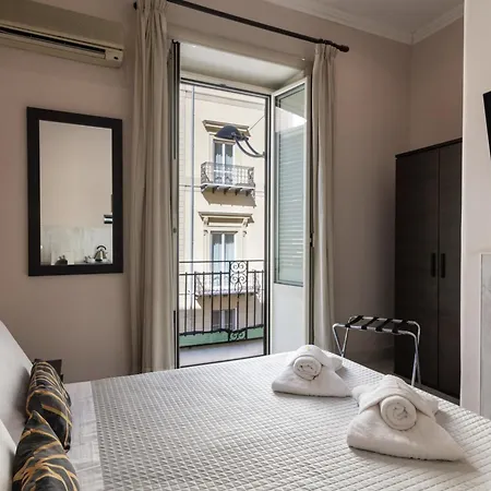 Hotiday Collection - Politeama Szálloda Palermo